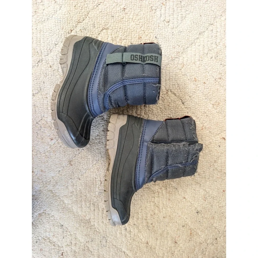 Kids OshKosh Navy Snow Boots Size 7 Good Quilted Waterproof Rubber Lug Sole